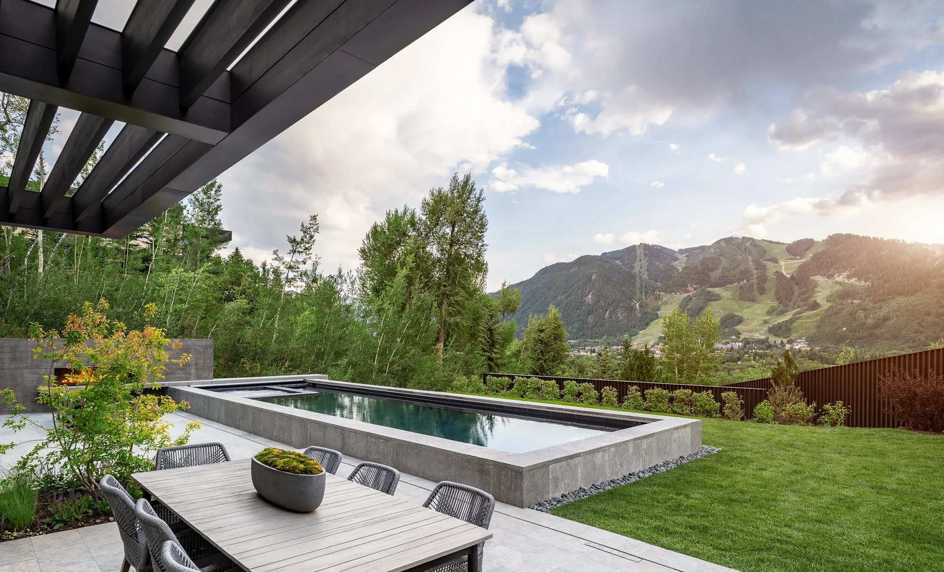 Elemental Design custom pool by Modern Pools