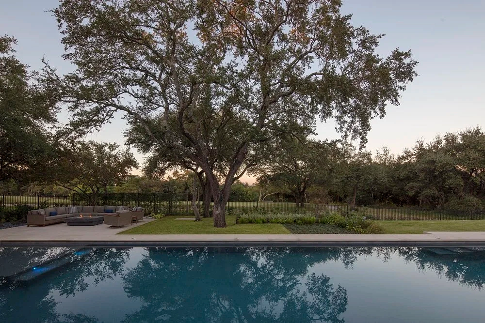Custom gunite pool design and construction by Modern Pools in Austin