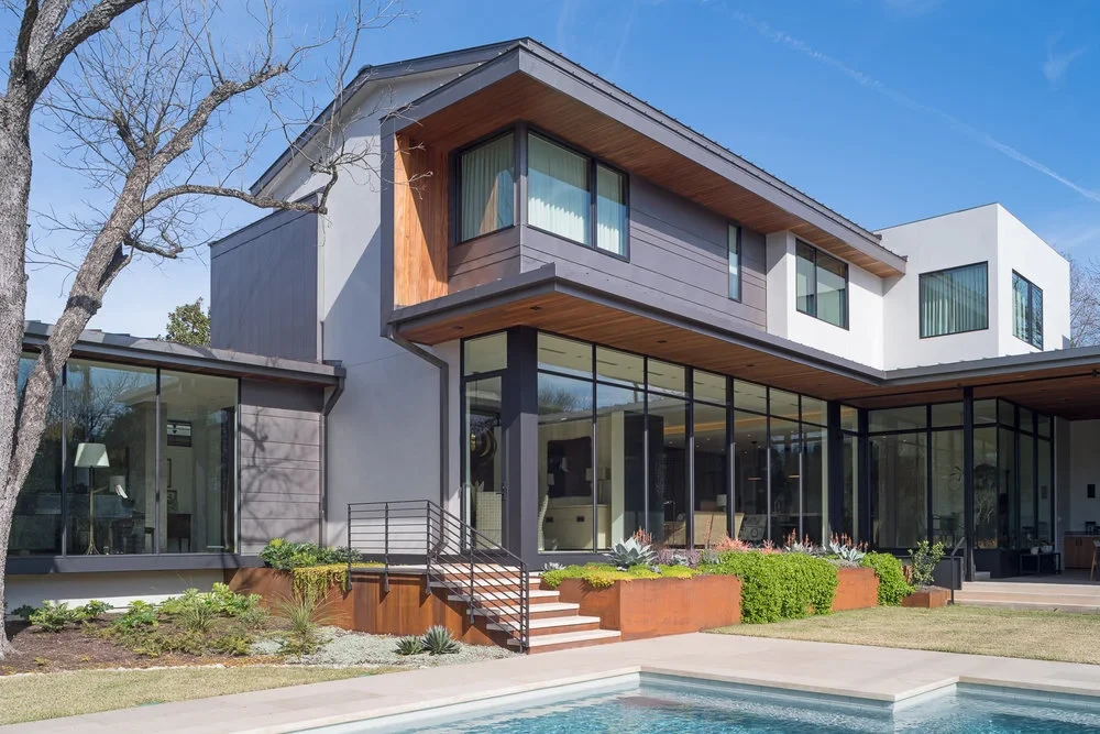 Foothills custom pool by Modern Pools in Austin